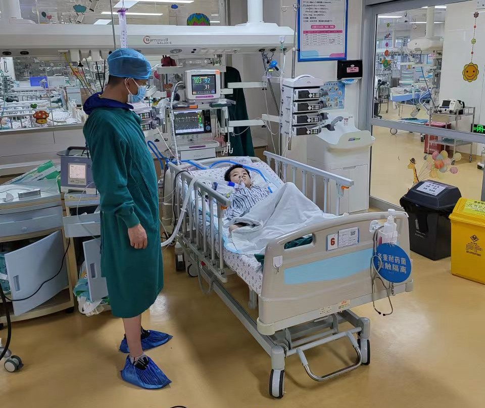 洛隆县跨省救护车出租公司