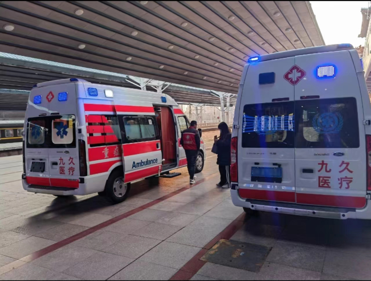 洛隆县救护车长途转运